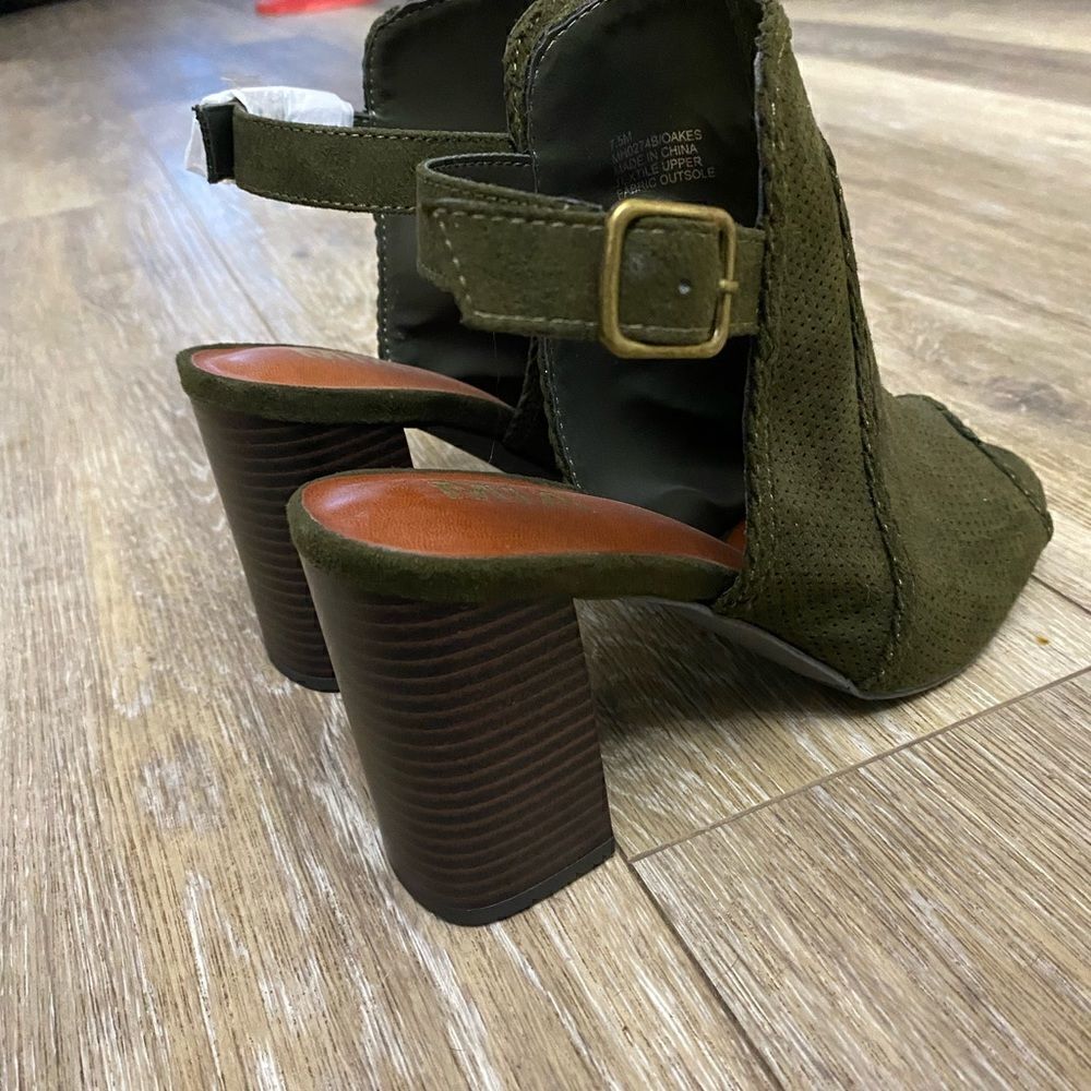 MIA Suede Boca Block Heel - Picture 8 of 11